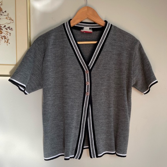 Short Sleeved Cardi - Picture 1 of 3